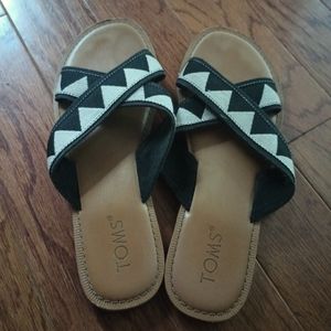 Tom's sandals